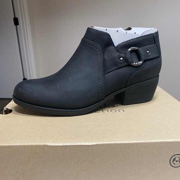 Clarks Women's Charlten Grace Ankle Boot - Picture 4 of 5